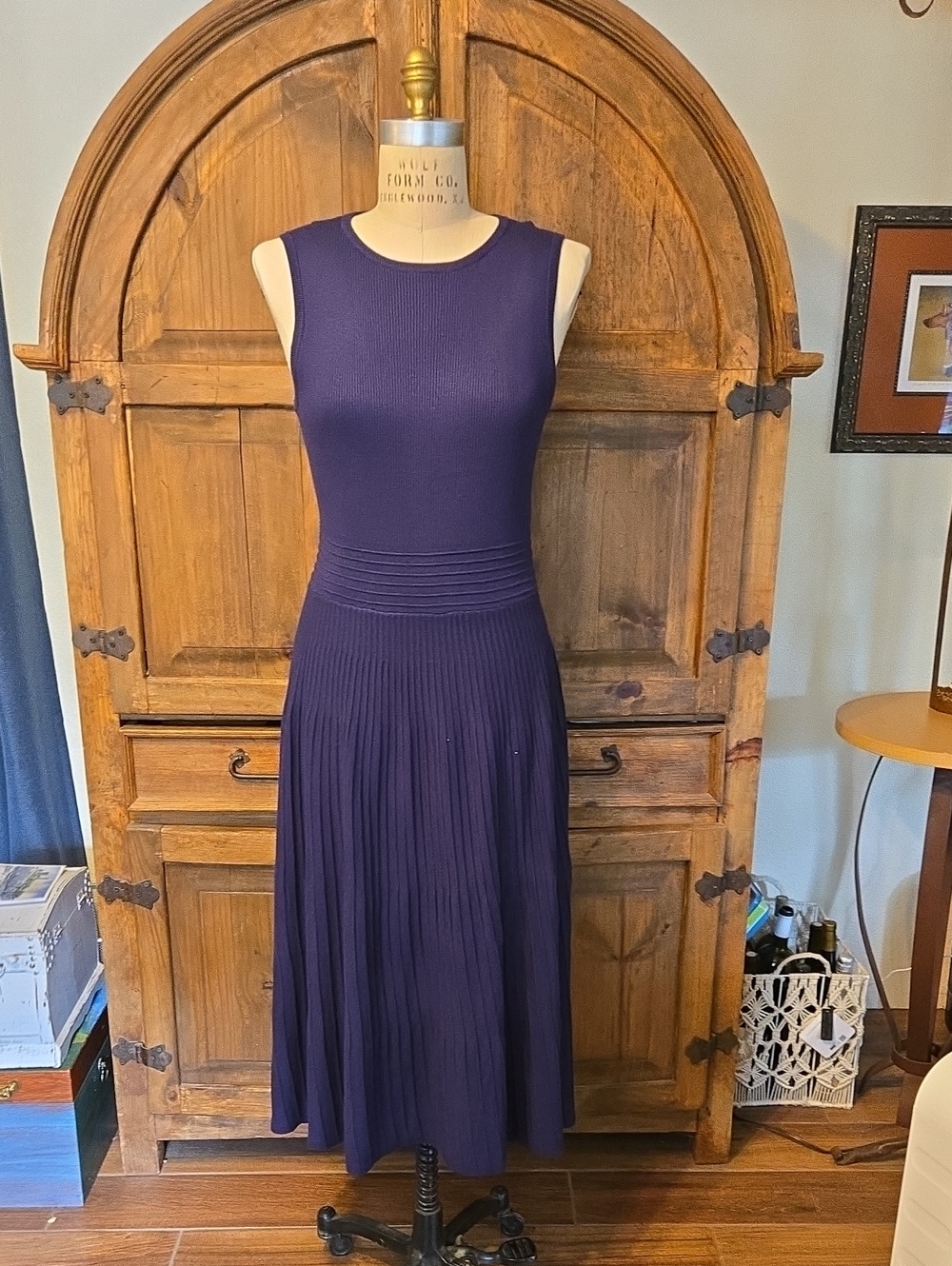 Sleeveless Pleated Midi Dress in Deep Navy